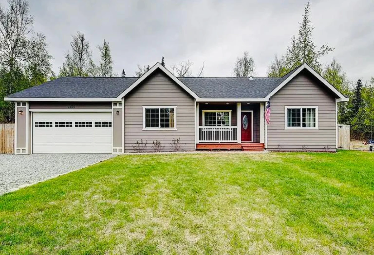 7250 E Zephyr Dr, Palmer, AK 99645