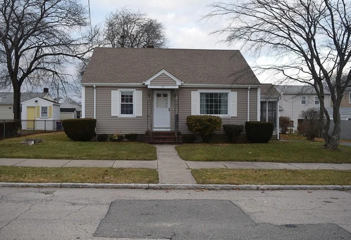 381 Hersom St, New Bedford, MA 02745